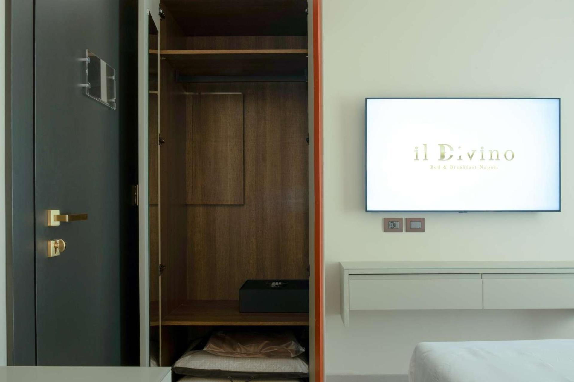 B&B Il Divino Naples Exterior photo